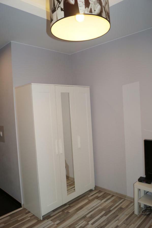 Red Apartament